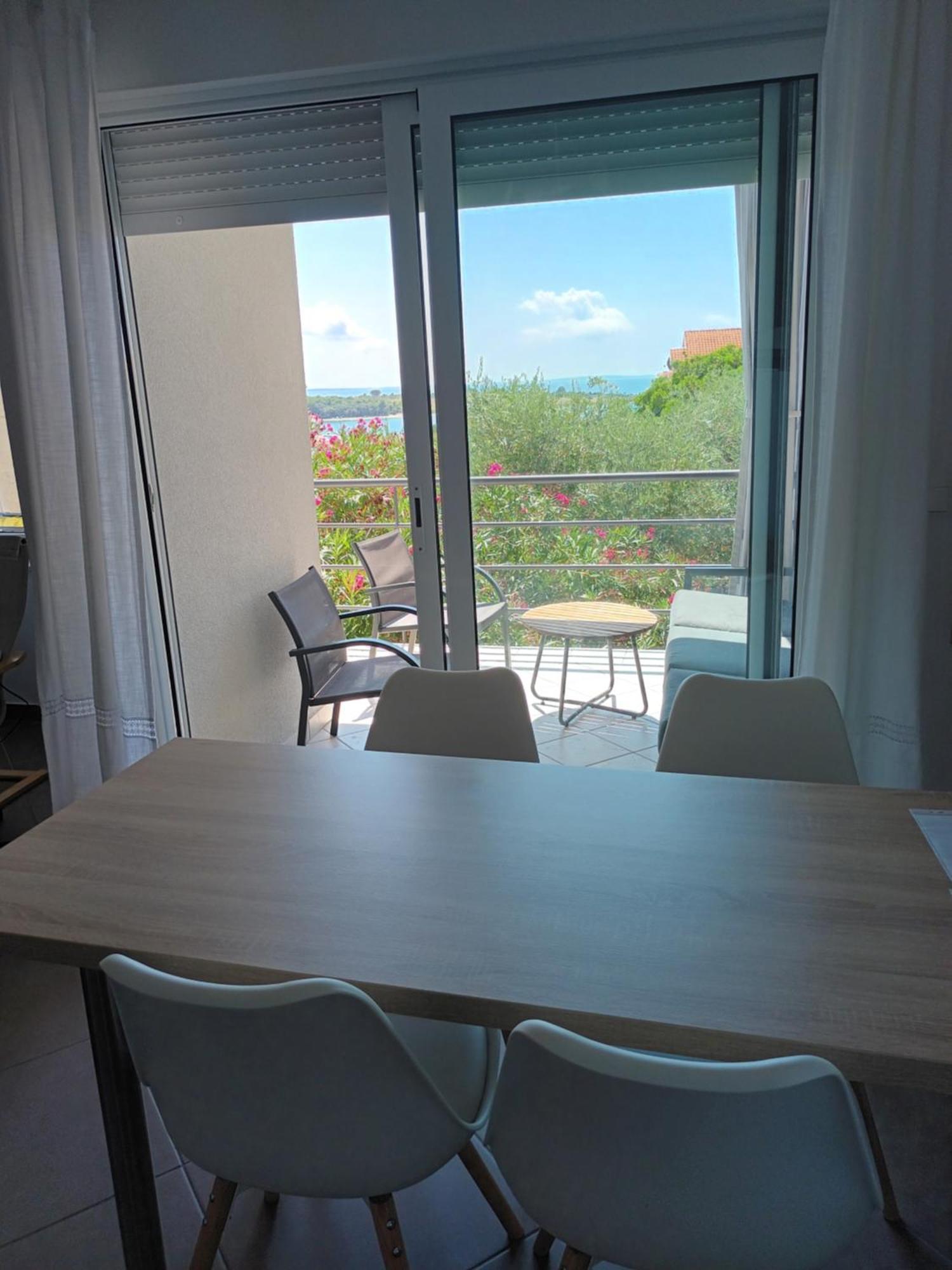 Allegro Apartments Novalja Bagian luar foto